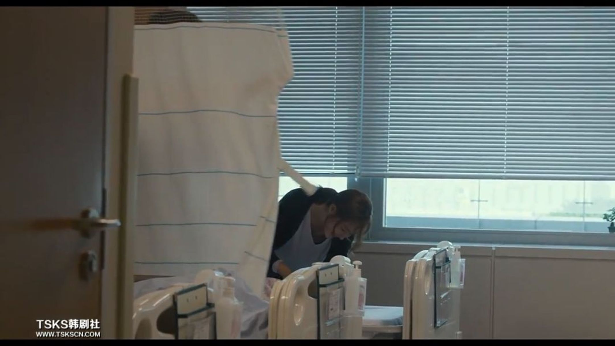 高分韩国片:一个女保姆为满足自己私欲,把事情做绝了