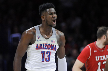 艾顿真能带领太阳队复兴顶级中锋天赋却任由球队2点浪费