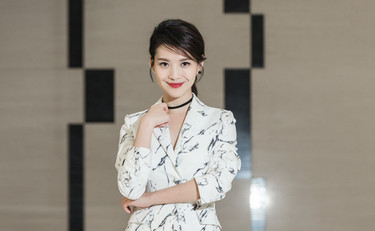她是北京卫视主持人,曾2年登上时装周舞台,如今35岁美得不像话-搜狐大视野-搜狐新闻