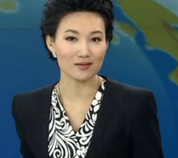 她是最美新闻联播主持人,摘下戴了13年的假发后,瞬间美成18岁-搜狐大视野-搜狐新闻