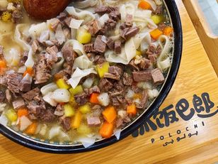 喀赞其真是条宝藏街!嘴馋想吃碎肉抓饭、羊肉纳仁、薄皮包子、鸽子汤和自制酸奶子在这家店都能找到!-搜狐大视野-搜狐新闻