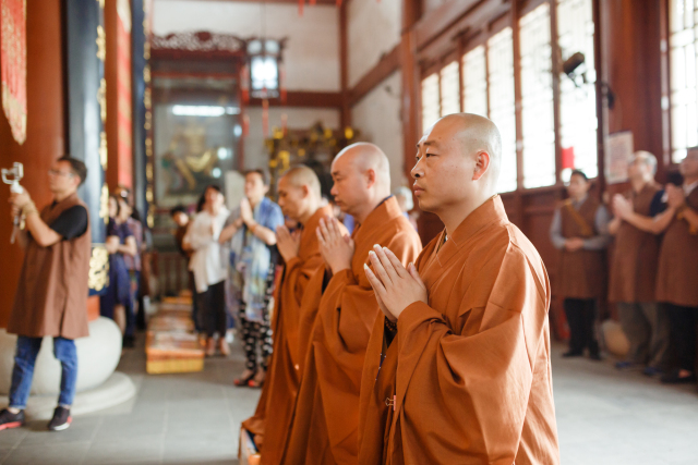 常慧法师,心慧法师,月修法师由此正式成为天台宗第四十七世法脉传人