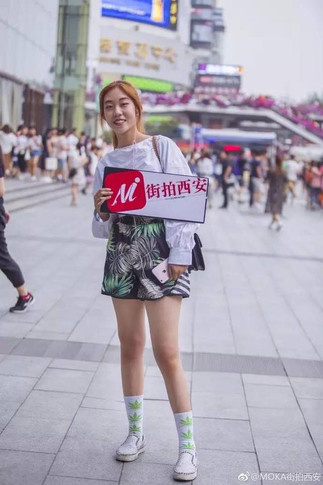 西安小寨美女街拍图片