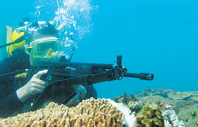 国产水下步枪图片
