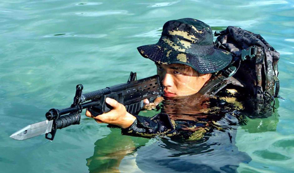国产QBS06式水下步枪图片