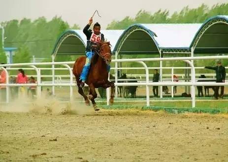 全民健身中心(賽馬場) (1)開幕式安排 領導致辭.