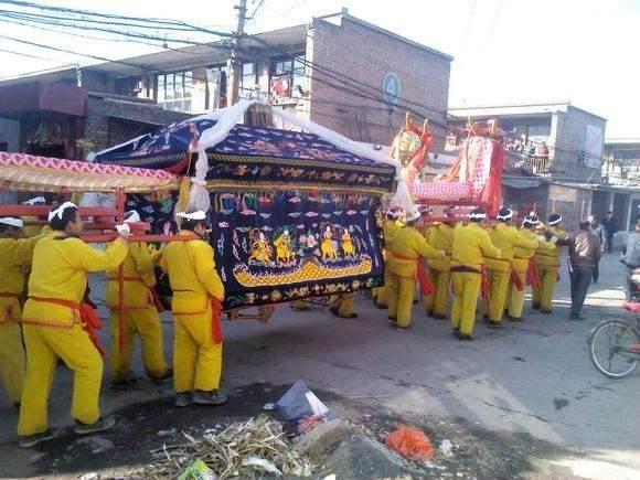 并非棺材太重