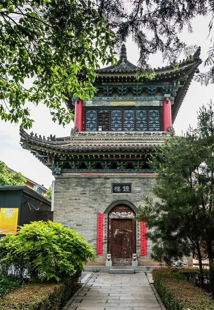 不知香積寺,數里入雲峰.仲夏再踏香積寺