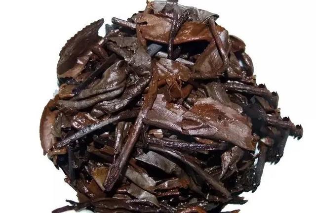 黑茶多讲究年份,在普洱茶中,普洱生茶在适当的存储条件下,随着物质的