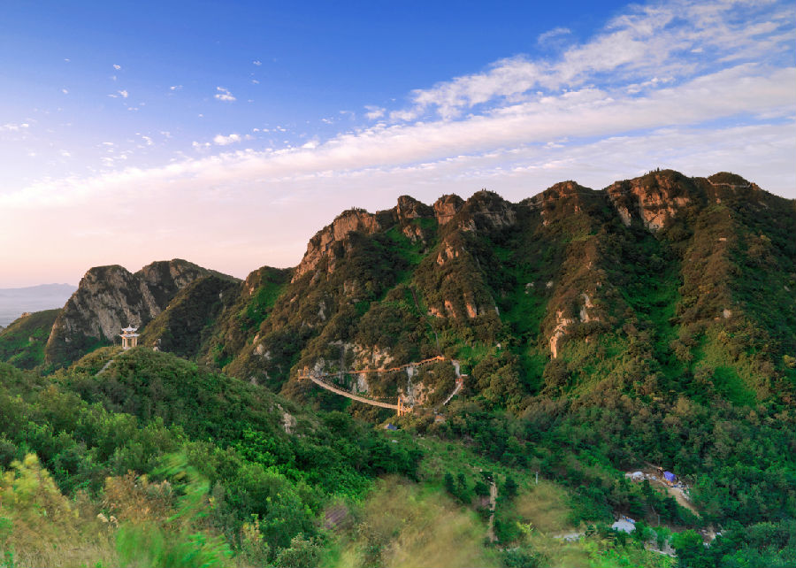 方城旗峰山图片