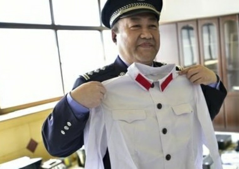 中国人民警察白色警服图片