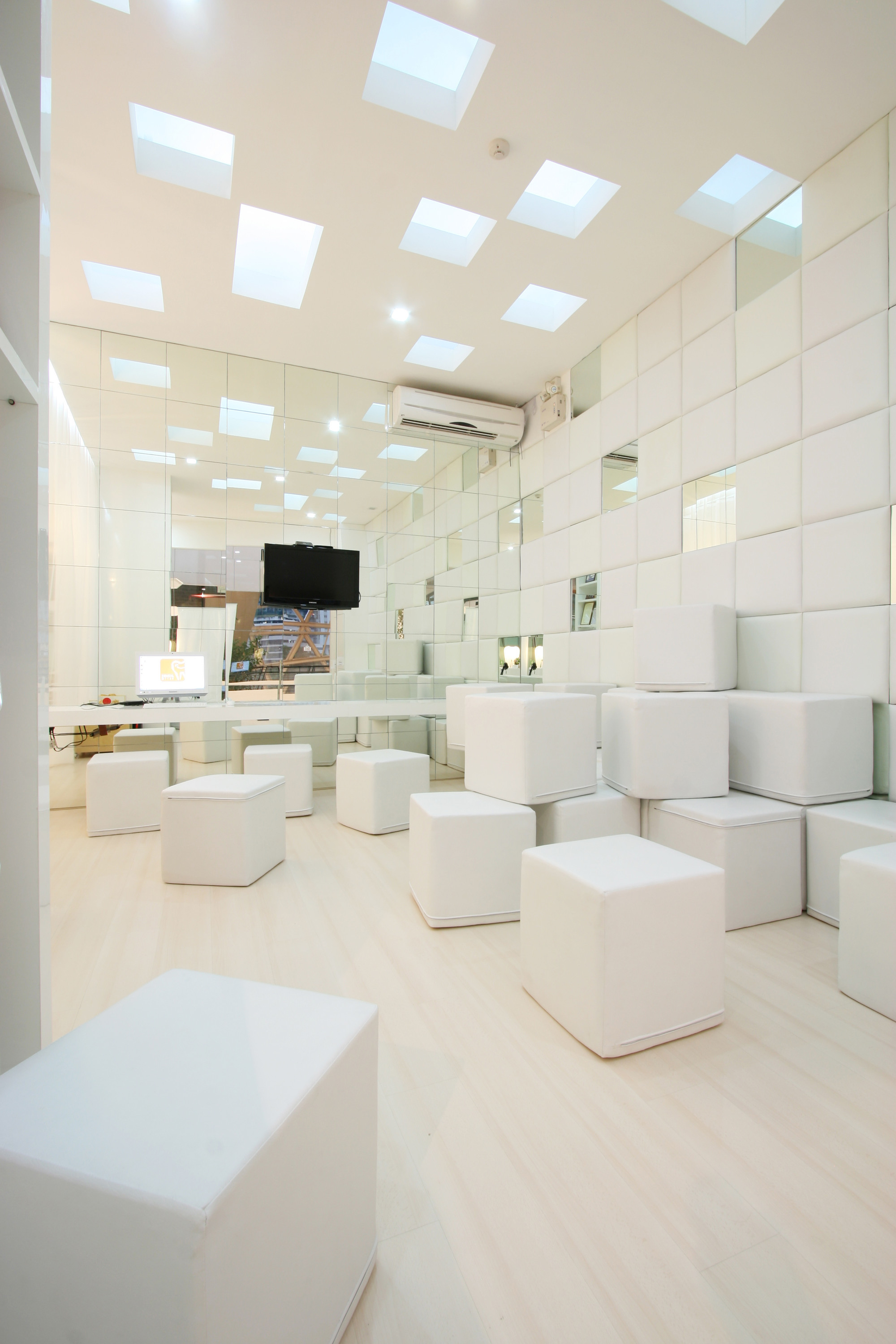 合肥牙科诊所装修设计创造一个放松温暖的空间