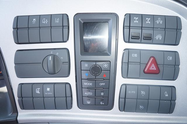 欧曼驾驶室各按钮功能图片