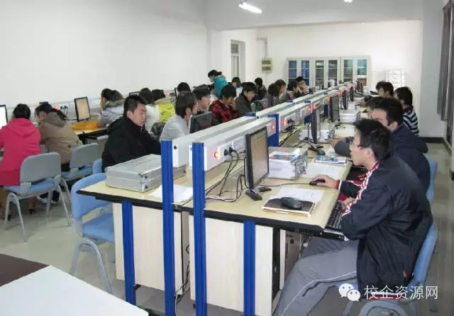 天津天狮学院教室图片