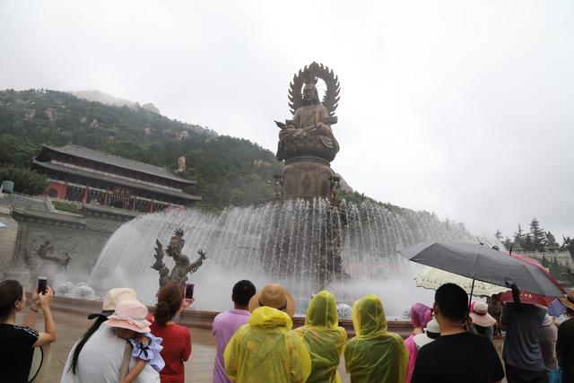 石島海濱威海石島赤山國家aaaa級風景名勝區,位於山東半島最東端