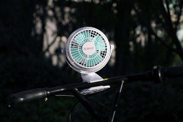 用它给共享单车装个风扇,夏天更舒服