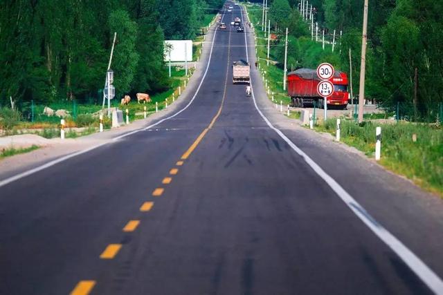 被独库公路遮住光芒的218国道到了夏天惊艳掉你