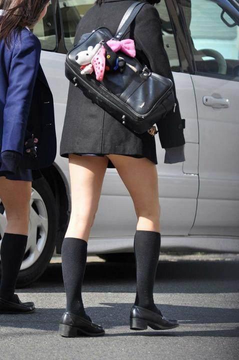 日本女生的裙子为何越来越短