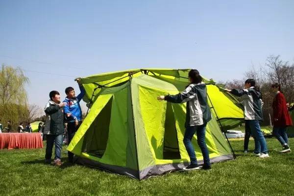 世界旅游日搭帐篷图片