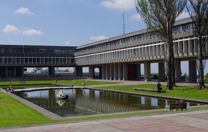 西蒙菲莎大学国际学院图片