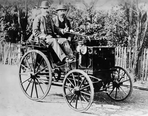 第一辆内燃机汽车图片图片