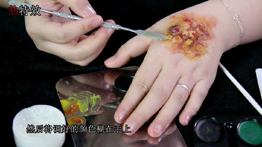 电影战狼2吴京拉曼拉受感染,化妆师是如何做到的