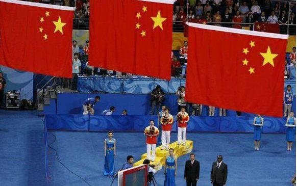 为何北京奥运后 就再没有3面五星红旗同时升起