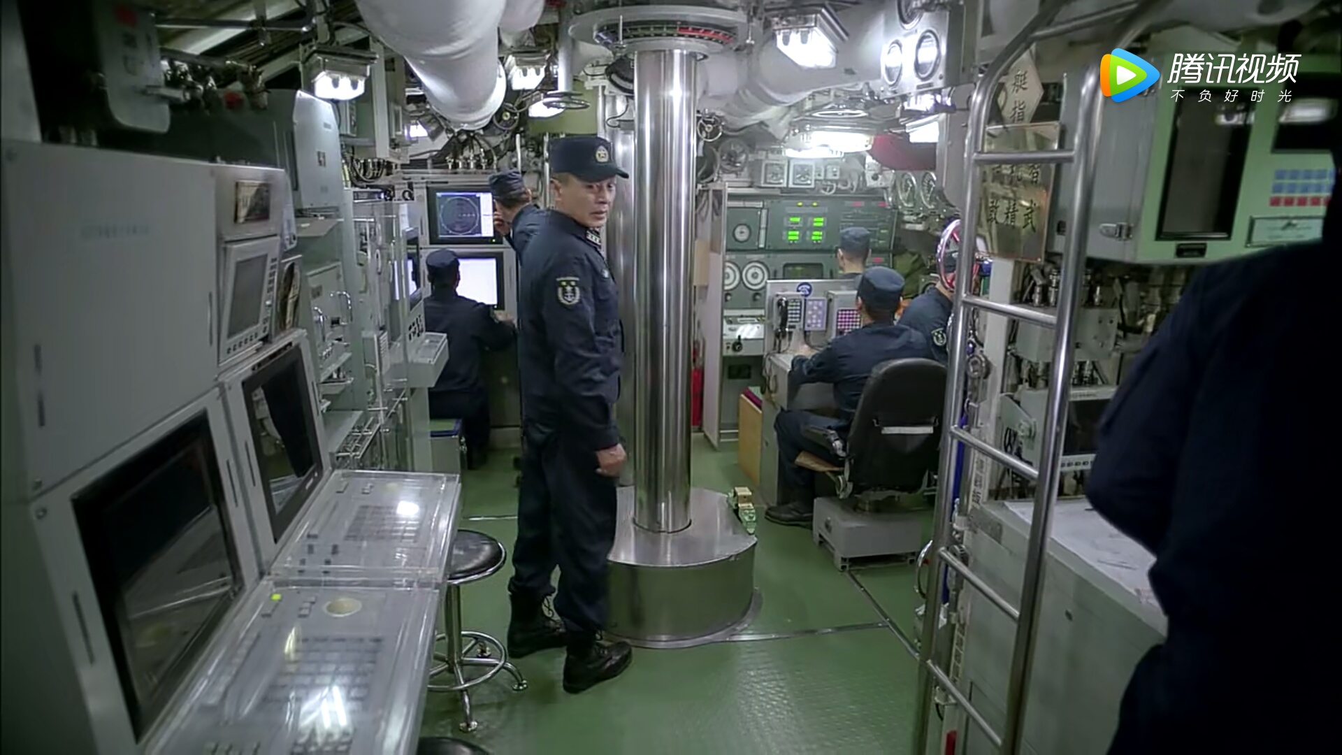 中国最大潜艇内部图片图片