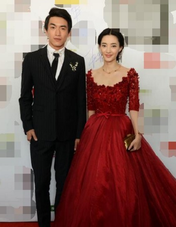 林更新和王丽坤结婚照图片