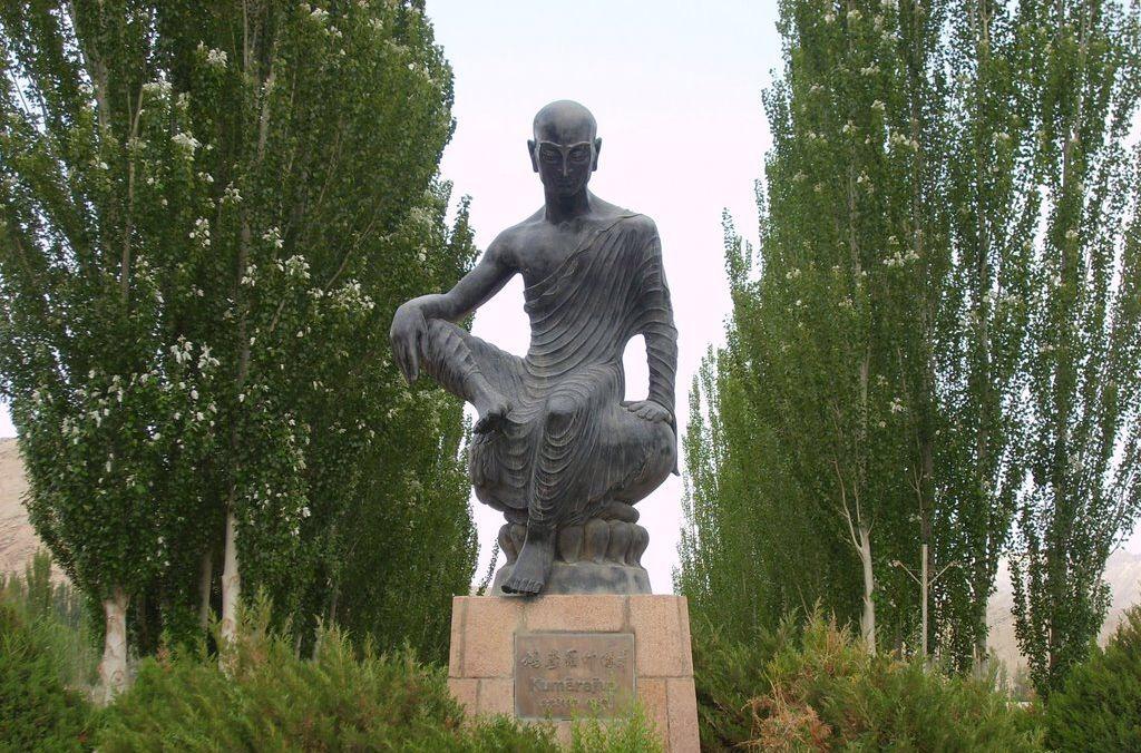 高僧鸠摩罗什出生在公元前413年的龟兹国中,龟兹国在当时属于西域