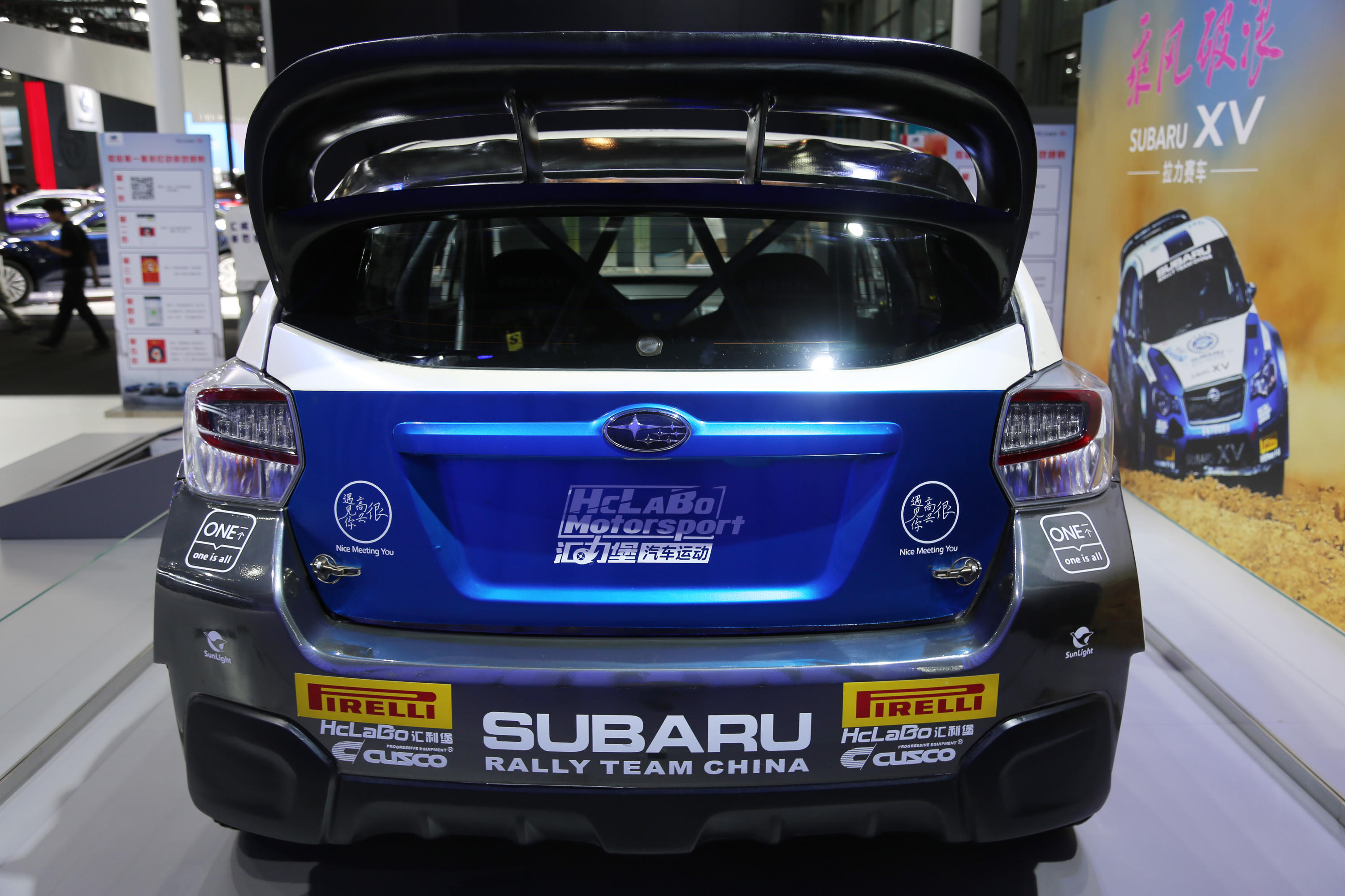 斯巴魯xv,搭載水平對置四缸四衝程汽油發動機(subaru boxer),左右對稱