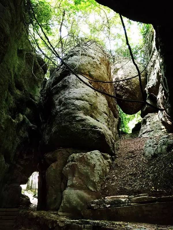 崇左天然游泳池泡水感受清涼一夏雨花石景區船遊左江休閒一日遊僅售78