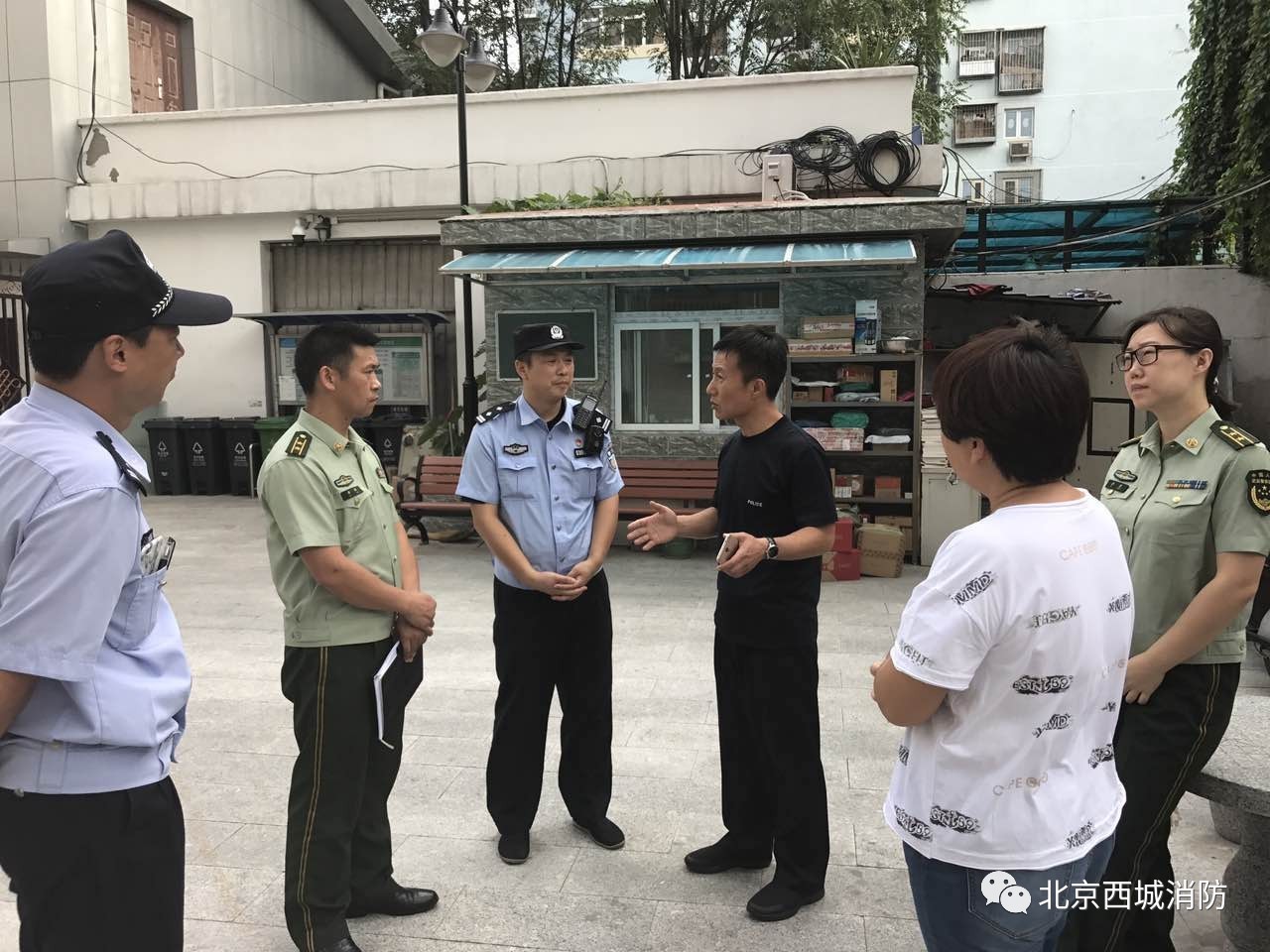 专项西城公安分局副分局长田志斌带队开展医疗场所和居民住宅高层建筑