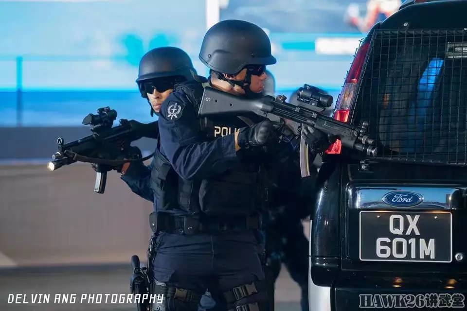 新加坡军警联合反恐演习 竟装备三种自动步枪