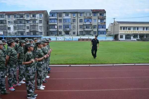 揭秘觀海衛文棋中學新生軍訓威武