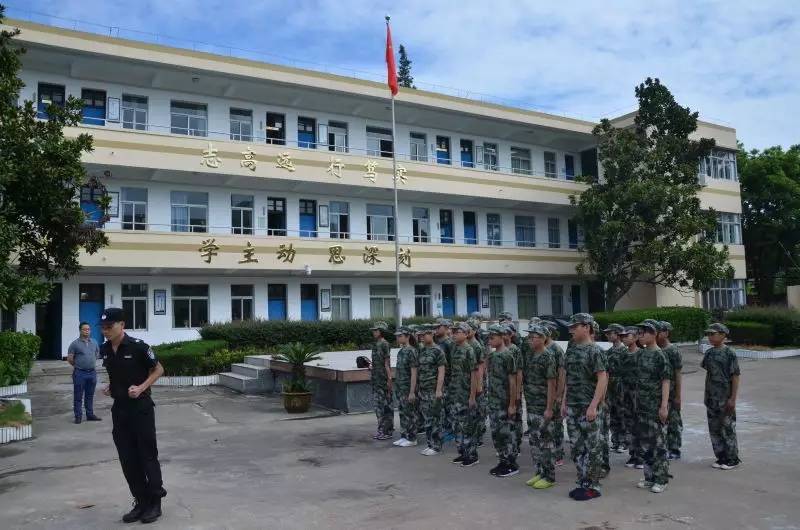 揭秘觀海衛文棋中學新生軍訓威武