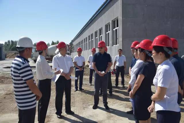 湯原縣領導親臨樂居建材裝飾大市場考察指導