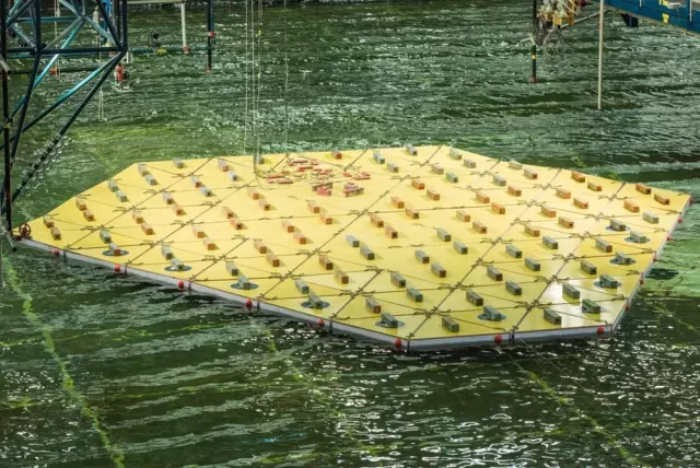 超大型海上浮动平台图片
