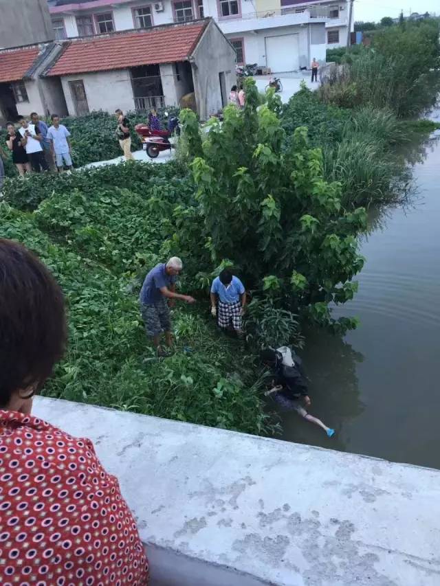 海門港新區一中年女子溺水身亡