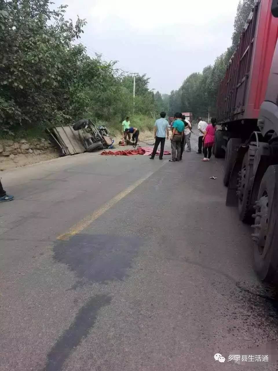 北京蔚县大巴车祸图片