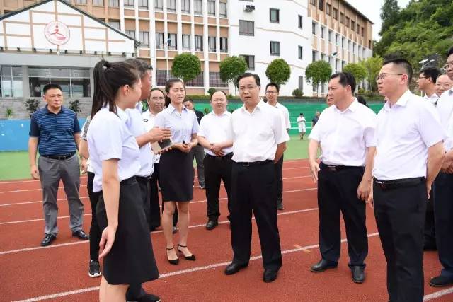 龙长春到务川自治县调研