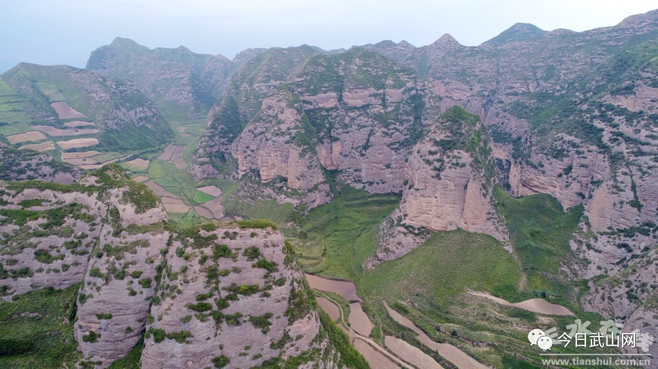 礼县铁笼山图片