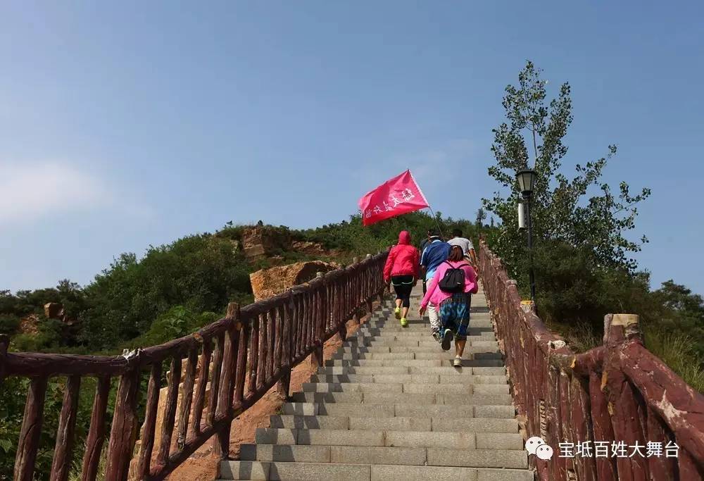 岩山文峰塔过去被列为滦州八景之一.在1976年7月28日大地震中坍塌.