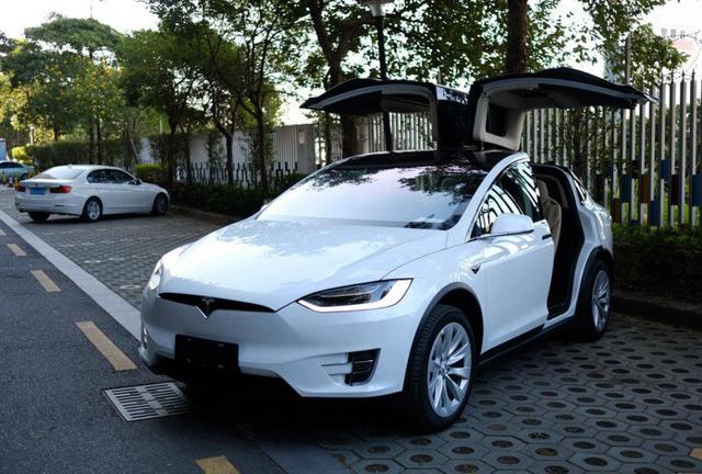 特斯拉model x 90d提車作業,車主:瞬間感覺後悔_搜狐汽車_搜狐網