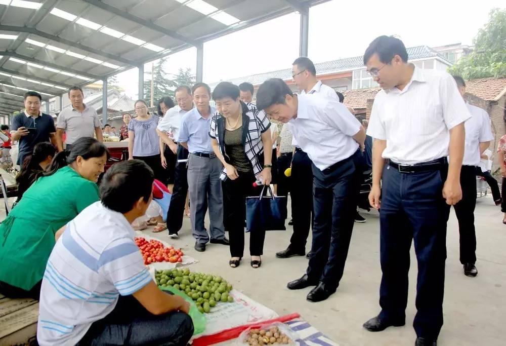 走近湖滨│市政协主席赵予辉到春秋路农贸市场调研