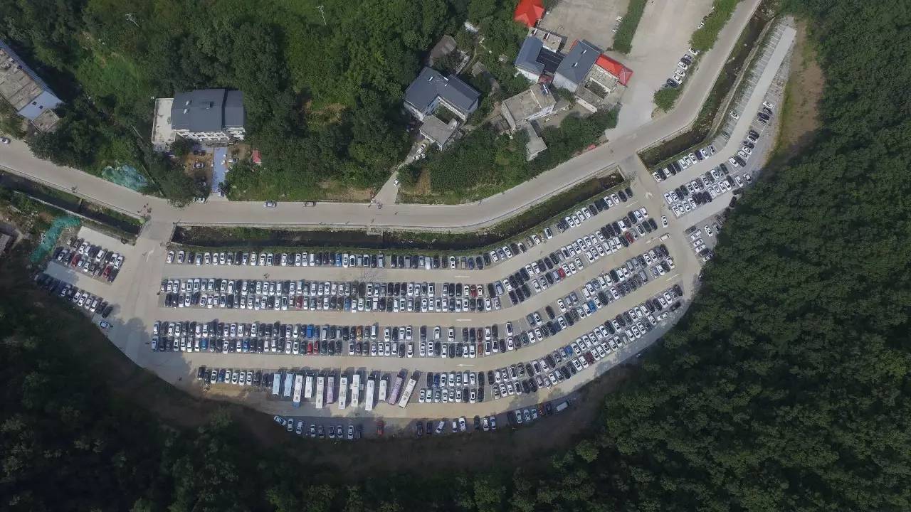 厦门香山公园停车场图片