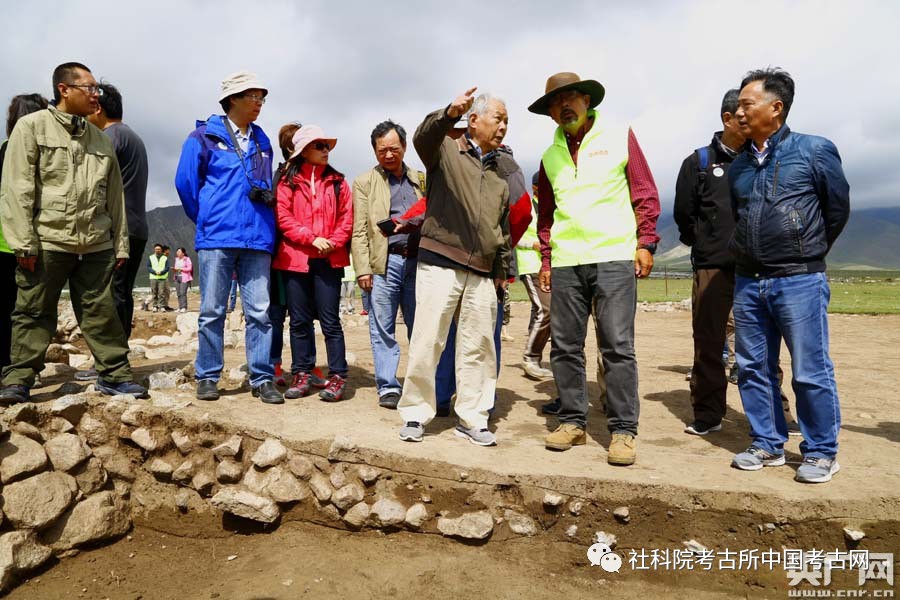 中國考古專家匯聚新疆溫泉 研討發掘呼斯塔遺址