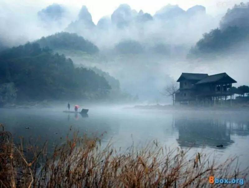 烟雨江南入画屏