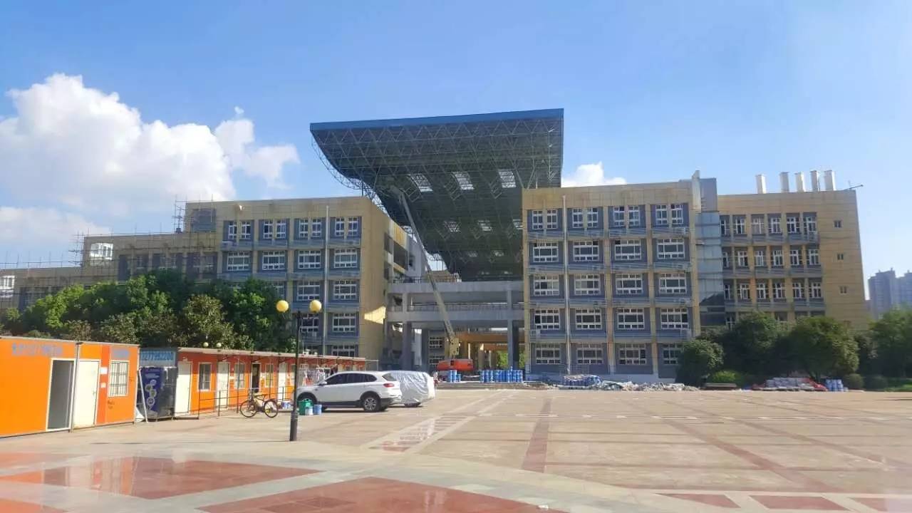 三江学院 中心教学楼图片