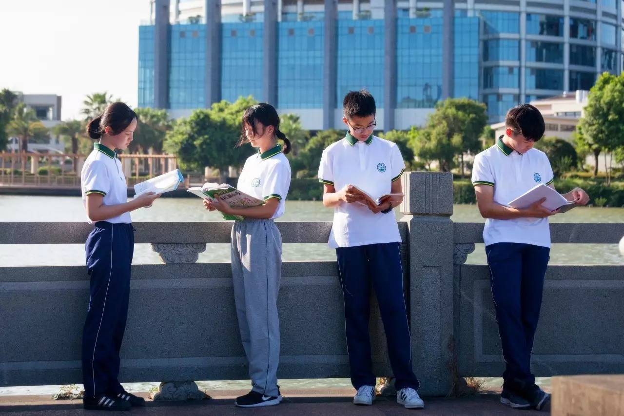 浙江省温州中学校服图片